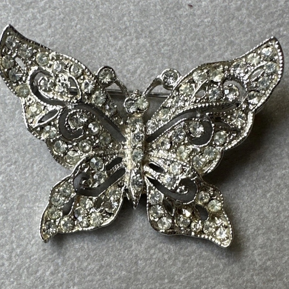 Hedy Rhinestone Butterfly Silver Tone Pin Brooch 1 Stone Missing 1960’s VTG